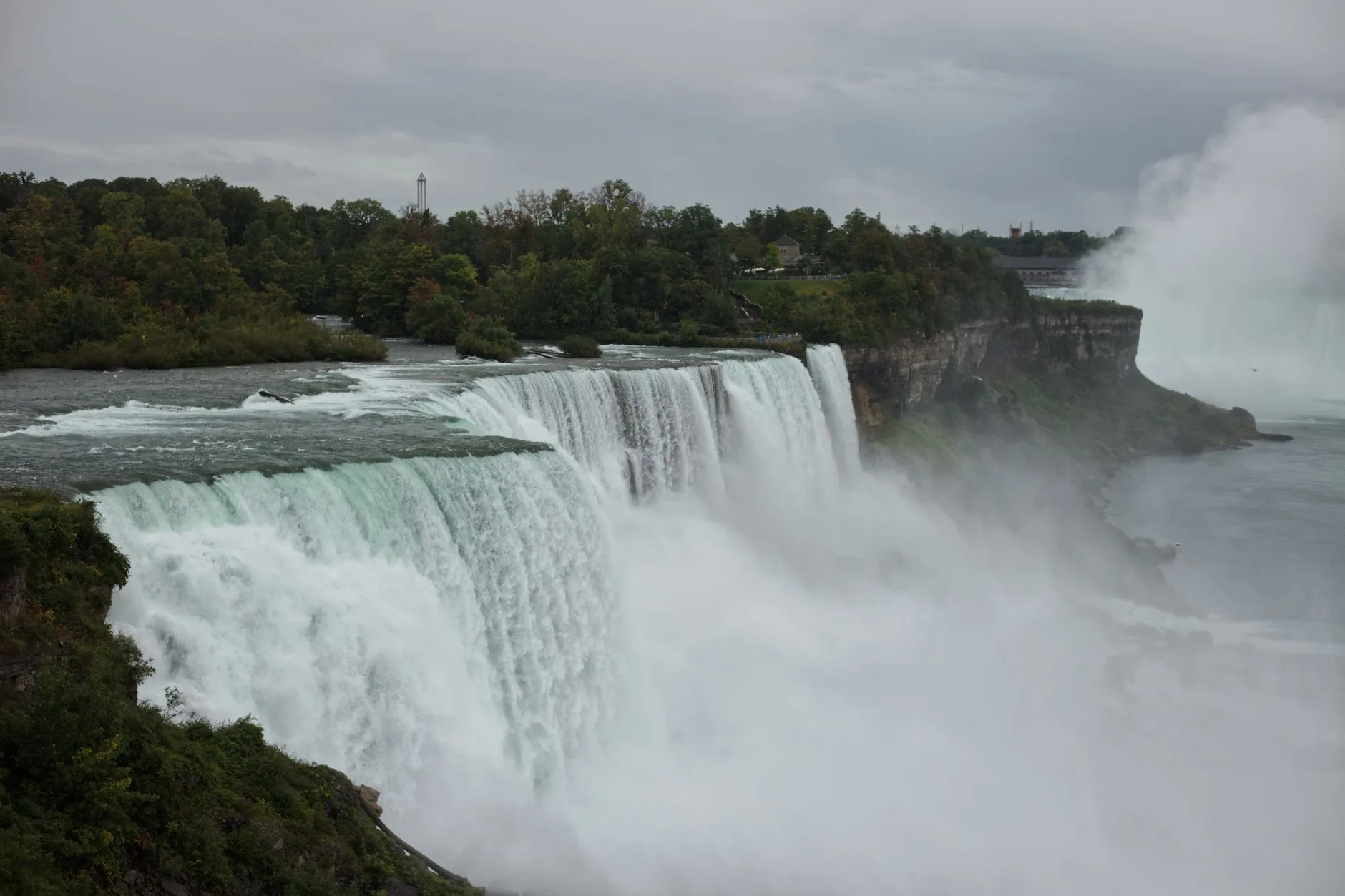 Les chutes du Niagara vues depuis le côté américain